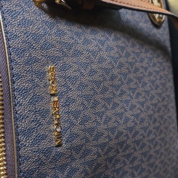 Authentic MICHAEL KORS Charlotte Large Logo and Leather Top-Zip Tote Bag - Picture 6 of 13